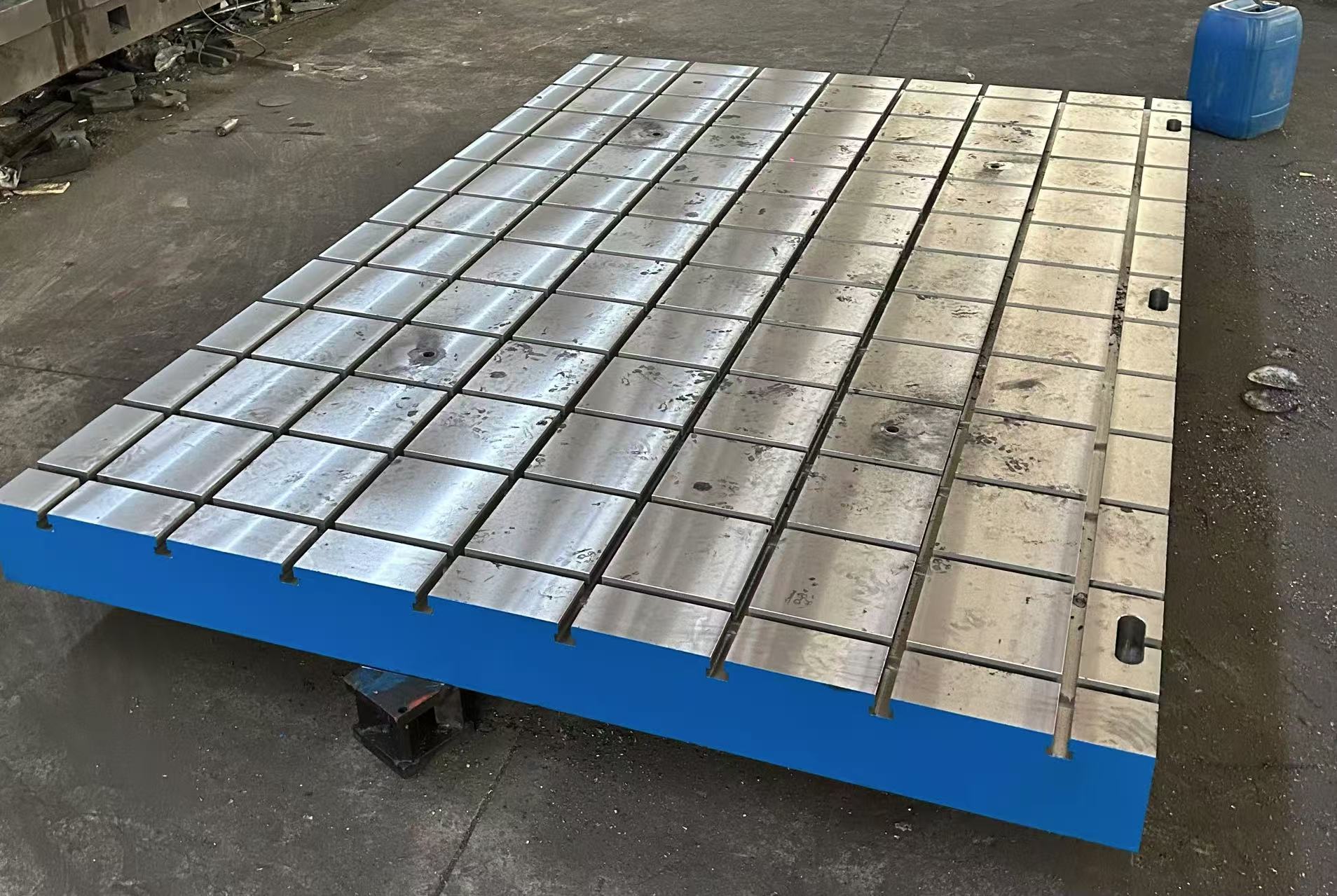 Cast iron marking platform